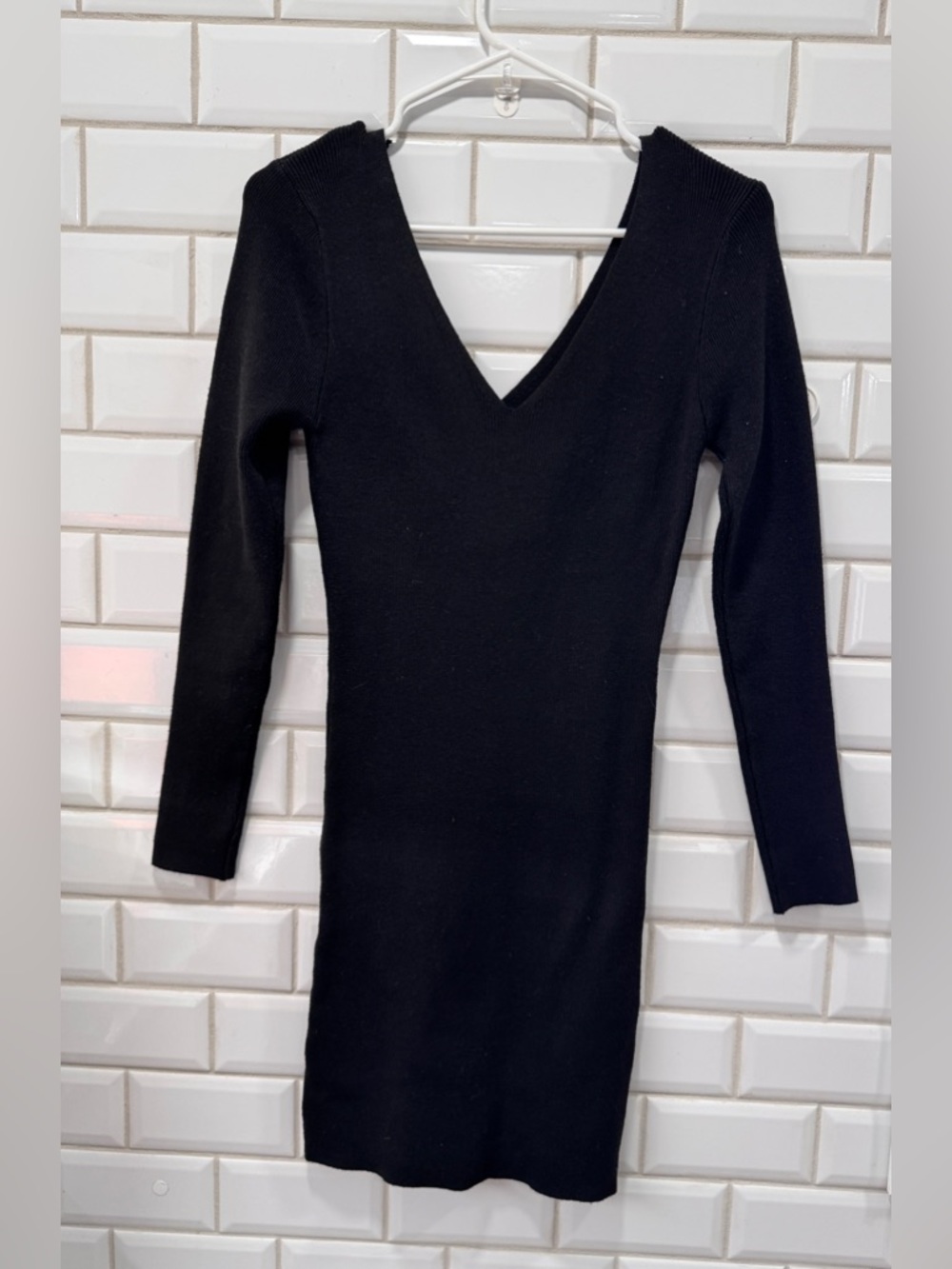 LF Mieeion Black V-Neck Long Sleeve Bodycon Dress